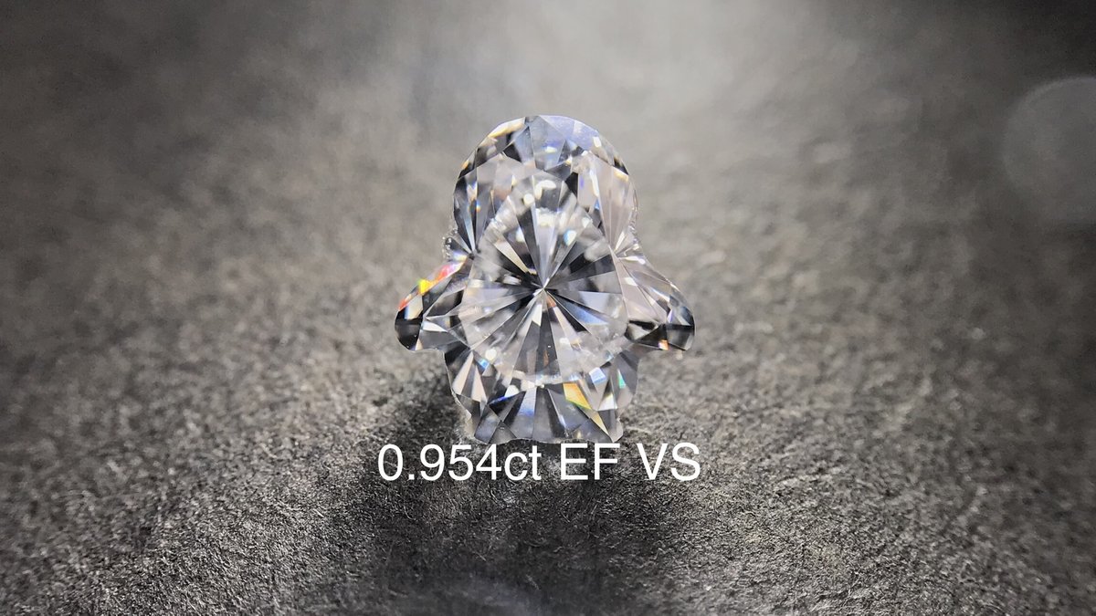 0.954克拉 企鹅 EF色 VS
