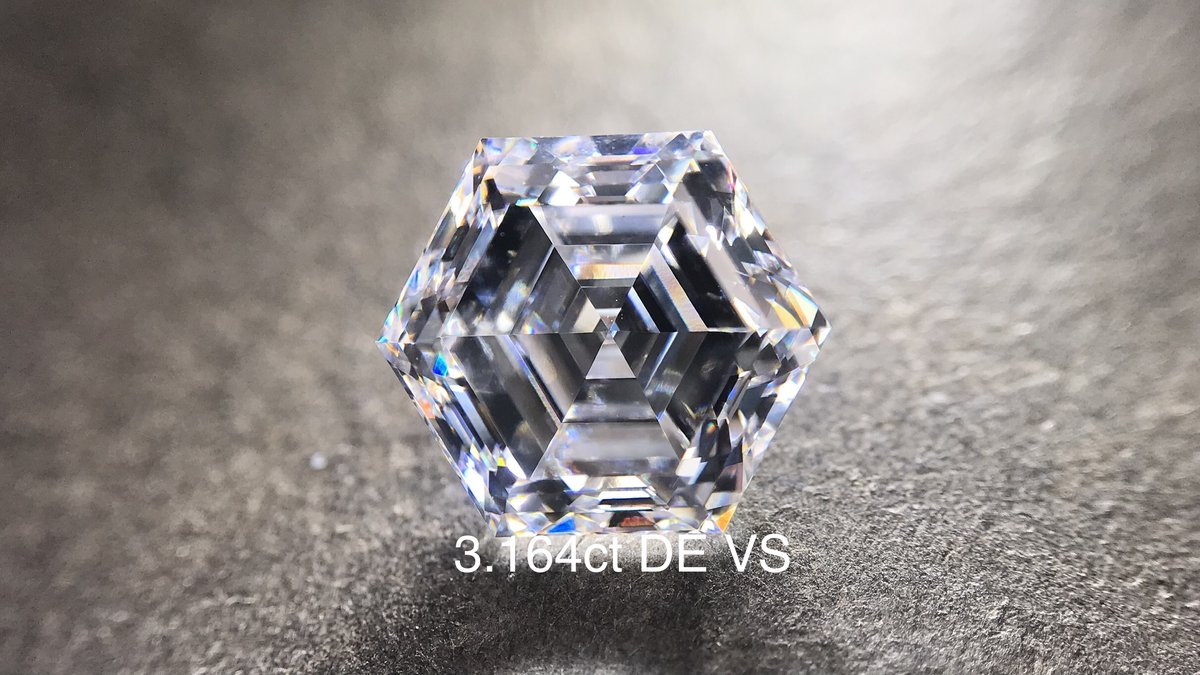 3.164克拉 苯环 DE色 VS