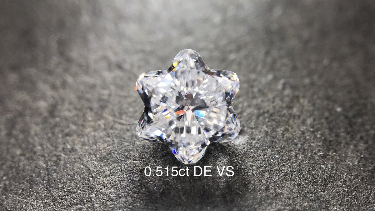 0.515克拉 六瓣花 DE色 VS