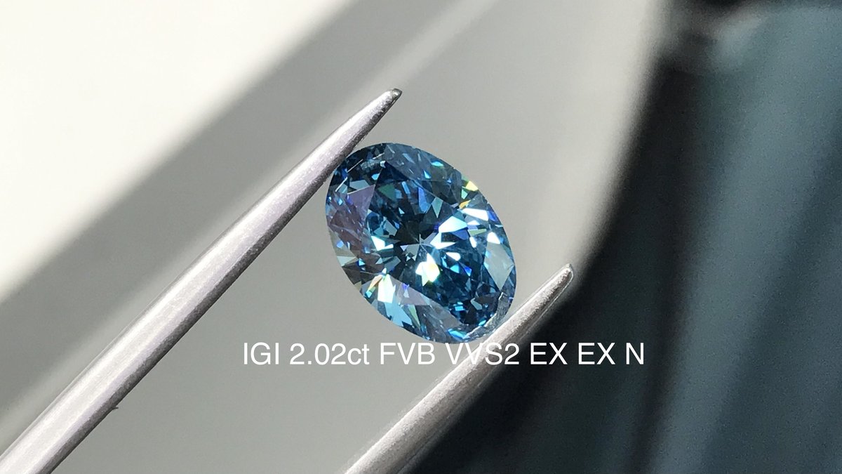 2.02克拉 椭圆 FVB(蓝)色 VVS 2