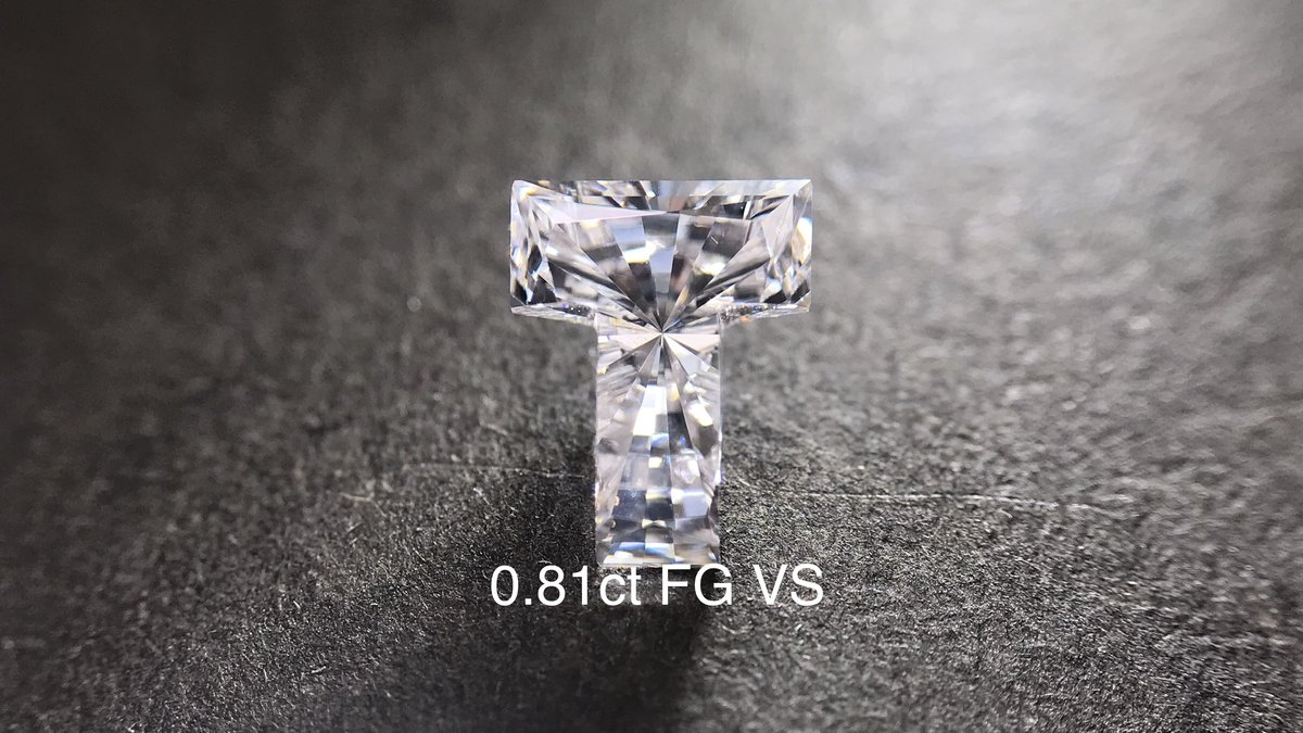0.81克拉 字母T FG色 VS