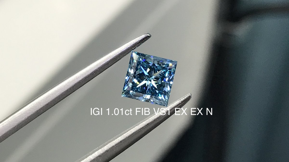 1.01克拉 公主方 FIB(蓝)色 VS 1