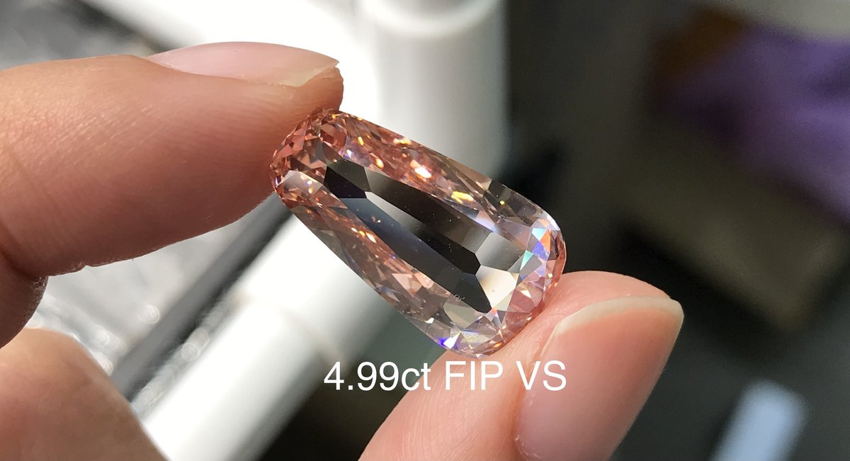 4.99克拉 盾牌老切 FIP色 VS