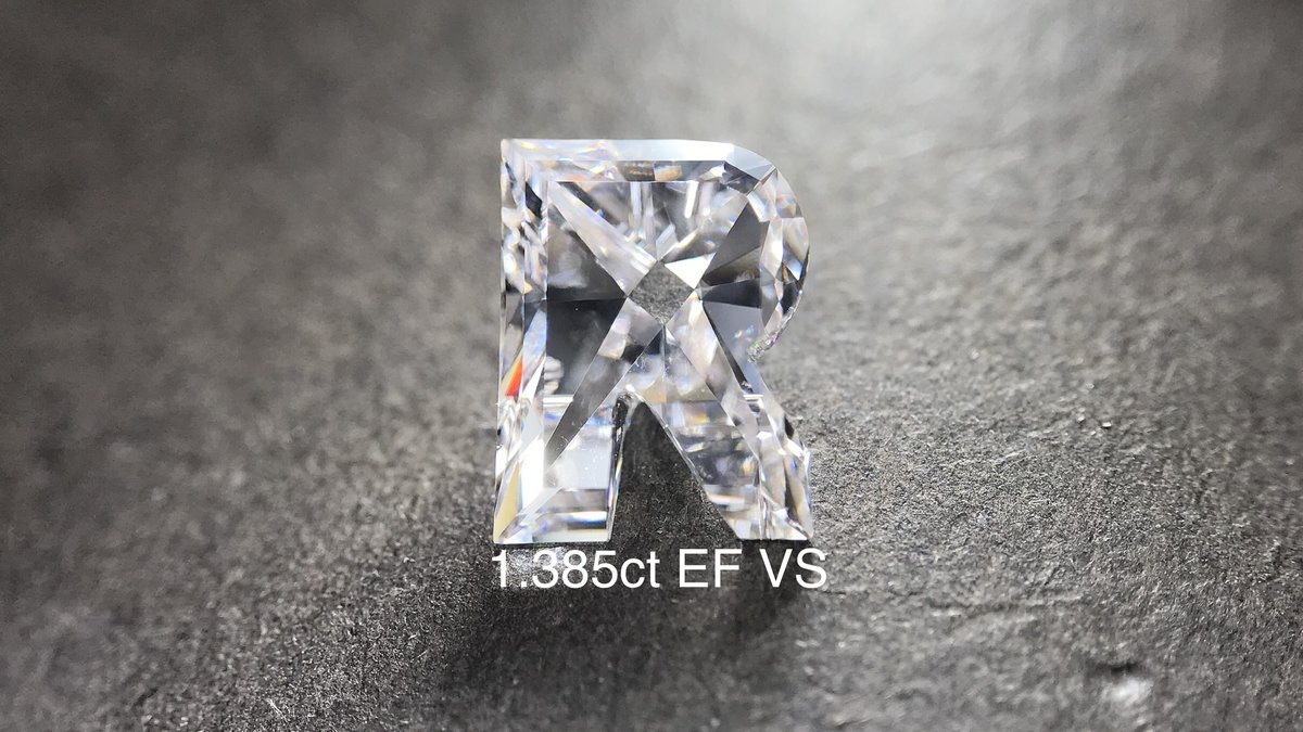 1.385克拉 字母R EF色 VS