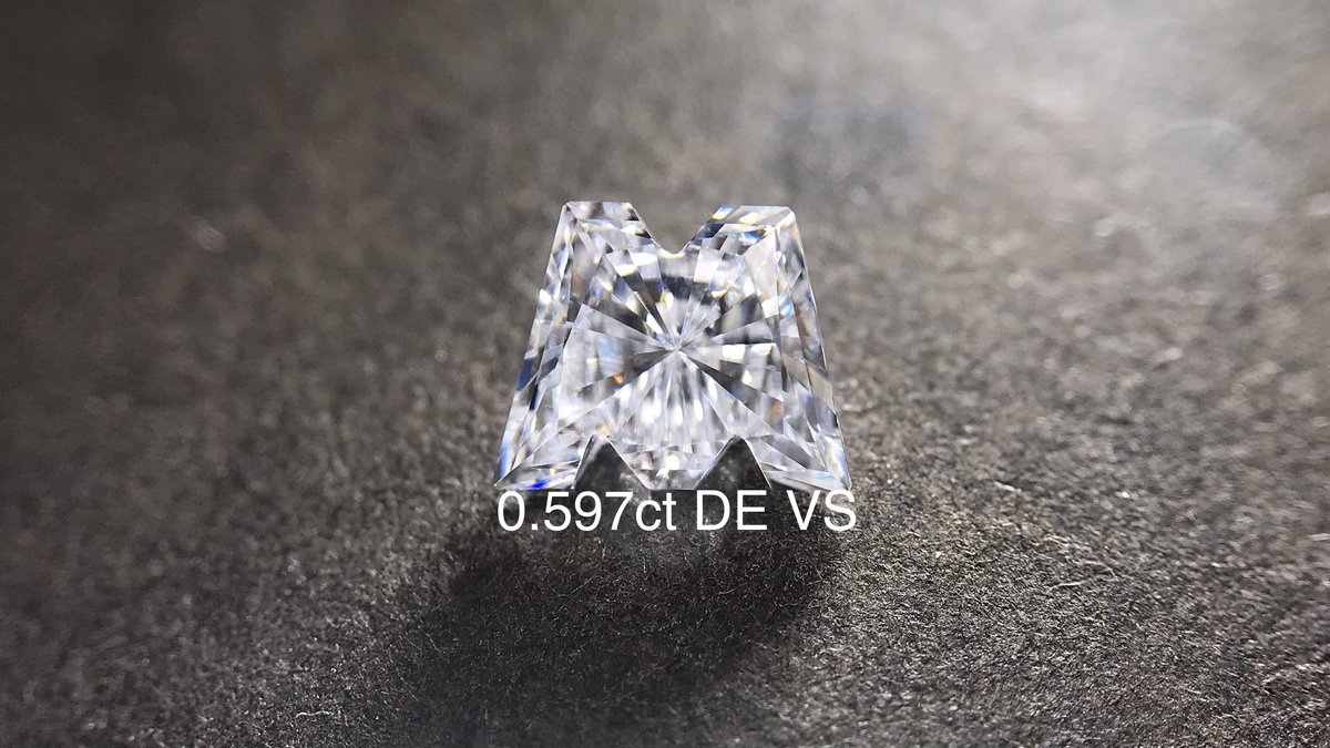 0.597克拉 字母M DE色 VS