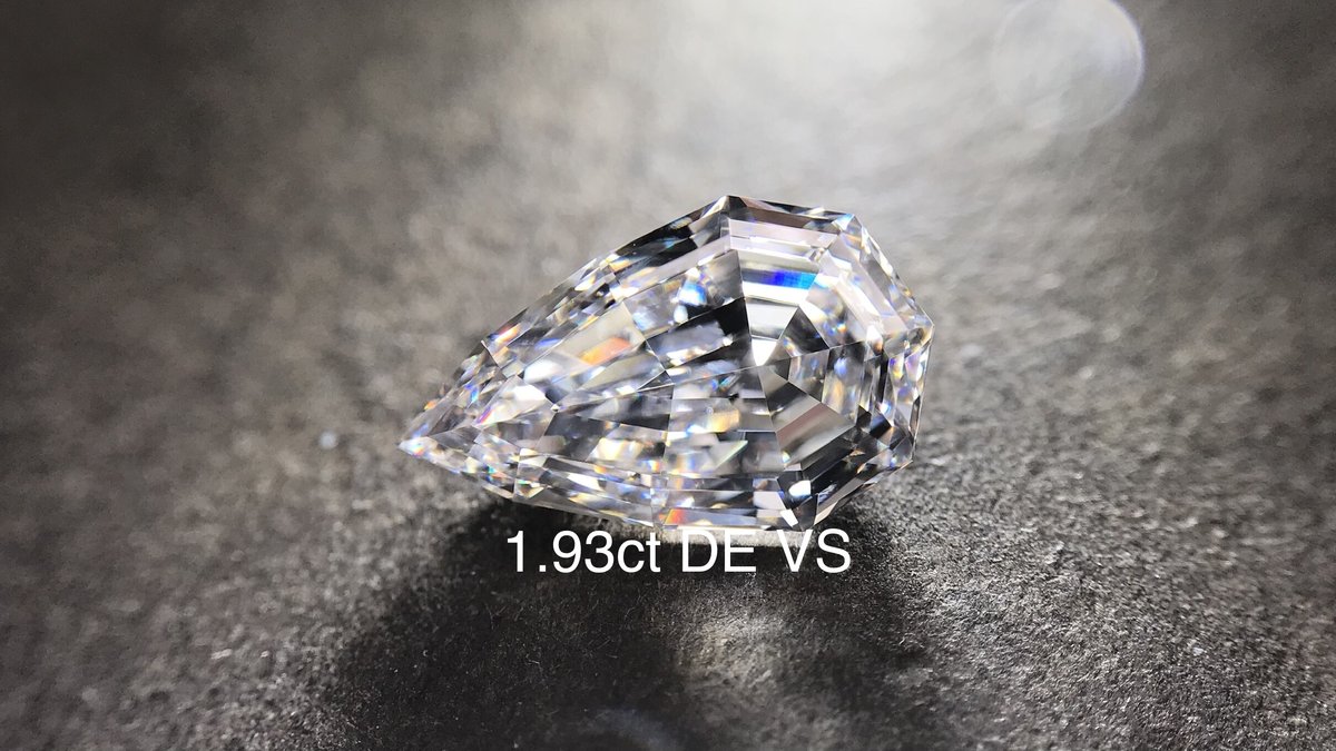 1.93克拉 阶梯水滴 DE色 VS